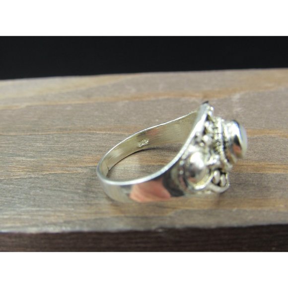 Size 5.5 Sterling Silver Orb Pattern White Shell Dainty Band Ring - Picture 4 of 7